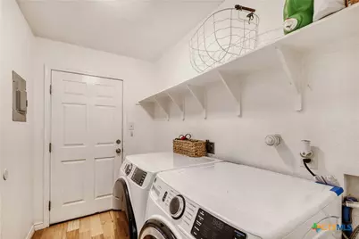 211 Creekwood Court, Spring Branch, TX 78070 - Photo 17