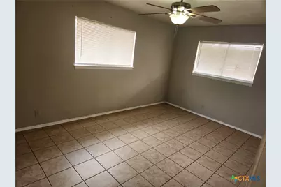 1802 W Avenue H #A, Temple, TX 76504 - Photo 3
