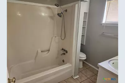 1802 W Avenue H #A, Temple, TX 76504 - Photo 5