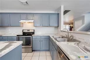 1615 Sunnycrest Cir, New Braunfels, TX 78130 - Photo 7