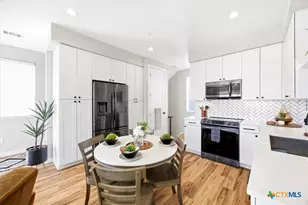 1208 N Academy Ave, New Braunfels, TX 78130 - Photo 3