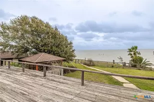 3 Bayshore Dr, Port Lavaca, TX 77979 - Photo 9