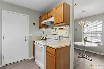 1020 N Beal Street, Belton, TX 76513 - Photo 9