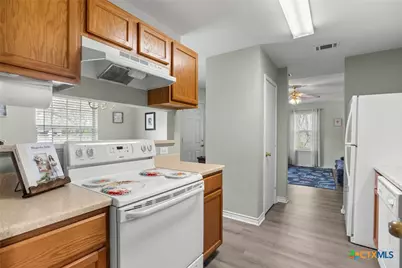 1020 N Beal Street, Belton, TX 76513 - Photo 11