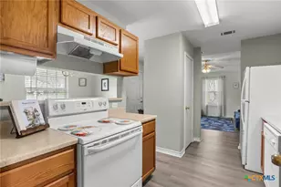 1020 N Beal St, Belton, TX 76513 - Photo 11