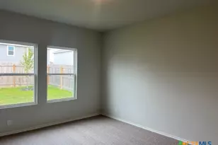 105 Beveridge Rd, Seguin, TX 78155 - Photo 15