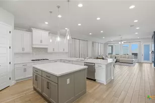 1838 Luna St, New Braunfels, TX 78132 - Photo 9