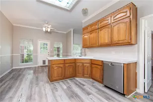 524 Neches St, Belton, TX 76513 - Photo 11