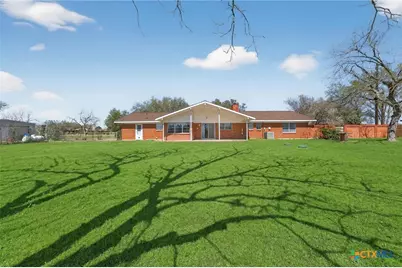 514 Hospital Boulevard, Floresville, TX 78114 - Photo 39