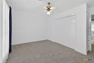 514 Hospital Blvd, Floresville, TX 78114 - Photo 27