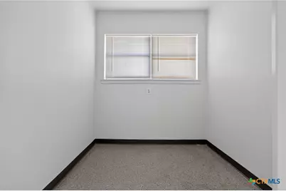 514 Hospital Boulevard, Floresville, TX 78114 - Photo 33