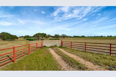 000 County Road 1, Hallettsville, TX 77964 - Photo 15