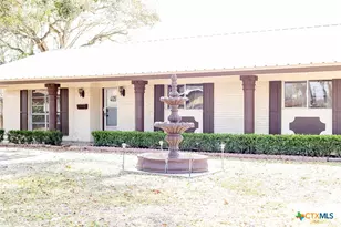 405 Westwood Dr, Port Lavaca, TX 77979 - Photo 1