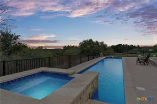 404 Skyline Rd, Georgetown, TX 78628 - Photo 5