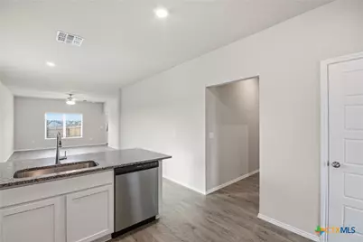 292 Legacy Circle, New Braunfels, TX 78130 - Photo 11