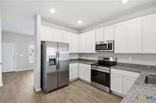 292 Legacy Cir, New Braunfels, TX 78130 - Photo 13