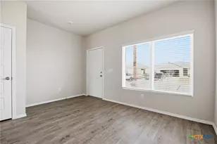 292 Legacy Cir, New Braunfels, TX 78130 - Photo 7