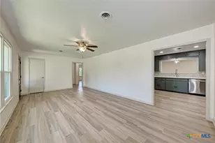 502 W Ave A, Lampasas, TX 76550 - Photo 11