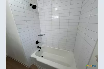 502 W Avenue A, Lampasas, TX 76550 - Photo 11