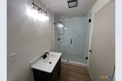 502 W Avenue A, Lampasas, TX 76550 - Photo 17