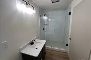 502 W Ave A, Lampasas, TX 76550 - Photo 17