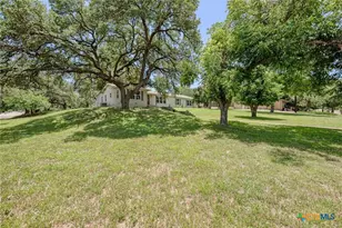 502 W Ave A, Lampasas, TX 76550 - Photo 1