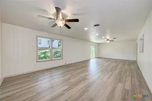 502 W Ave A, Lampasas, TX 76550 - Photo 37