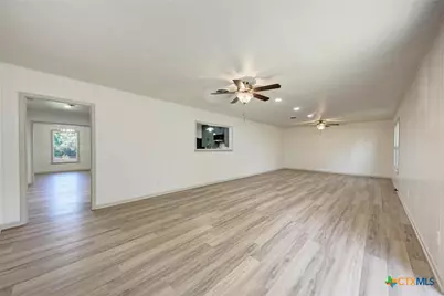 502 W Avenue A, Lampasas, TX 76550 - Photo 35