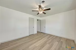 502 W Ave A, Lampasas, TX 76550 - Photo 29