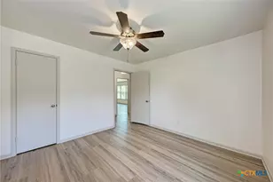 502 W Ave A, Lampasas, TX 76550 - Photo 21