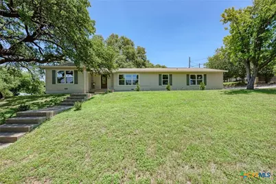 502 W Avenue A, Lampasas, TX 76550 - Photo 3