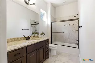 2123 Oakwood Holw, New Braunfels, TX 78132 - Photo 25