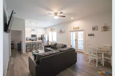 207 Paradise Dr, Rockport, TX 78382 - Photo 7