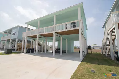 207 Paradise Dr, Rockport, TX 78382 - Photo 3
