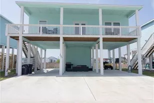 207 Paradise Dr, Rockport, TX 78382 - Photo 1