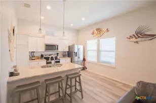 207 Paradise Dr, Rockport, TX 78382 - Photo 9