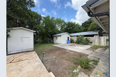 1209 Raymond Street, Seguin, TX 78155 - Photo 11