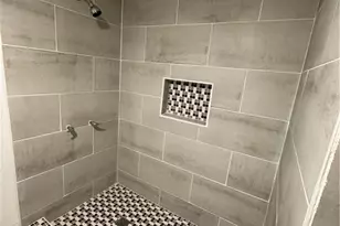 1209 Raymond St, Seguin, TX 78155 - Photo 9