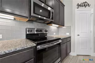 1608 Alvin Cir, New Braunfels, TX 78130 - Photo 11