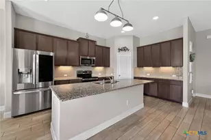 1608 Alvin Cir, New Braunfels, TX 78130 - Photo 9