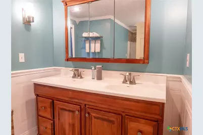 403 Oakside Drive, Victoria, TX 77905 - Photo 37