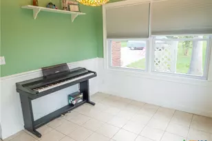 403 Oakside Dr, Victoria, TX 77905 - Photo 21