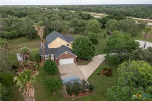 403 Oakside Dr, Victoria, TX 77905 - Photo 3