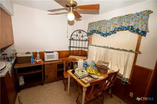 301 Rosewood Dr, Victoria, TX 77901 - Photo 9