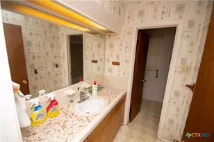 301 Rosewood Dr, Victoria, TX 77901 - Photo 15