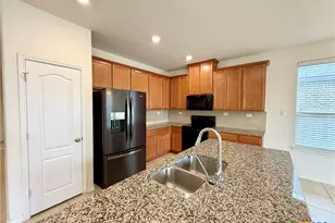 2065 Oxbow Cir, New Braunfels, TX 78130 - Photo 13