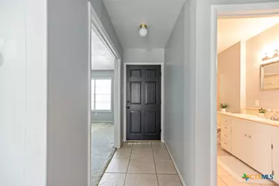 525 Travis Street, Port Lavaca, TX 77979 - Photo 3