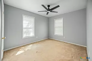 525 Travis St, Port Lavaca, TX 77979 - Photo 17