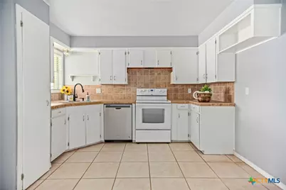 525 Travis Street, Port Lavaca, TX 77979 - Photo 7