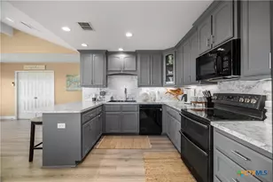 299 Bay Dr, Palacios, TX 77465 - Photo 11